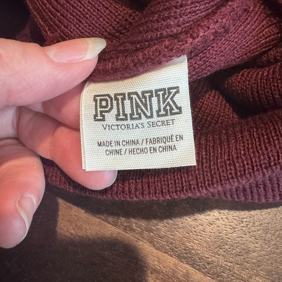 PINK Victoria's Secret Burgundy and White‎ Beanie, O/S - Picture 2 of 5